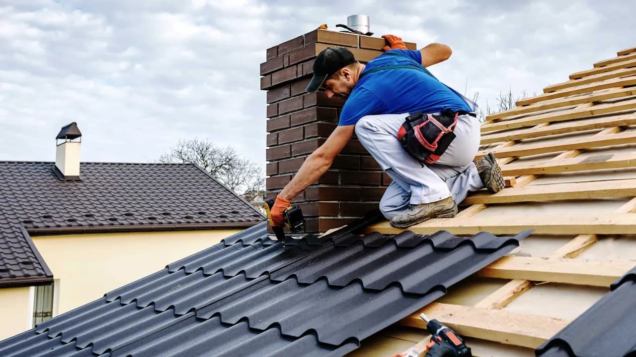 Ile kosztuje wymiana jednej dachówki? Poznaj ukryte wydatki i oszczędności
